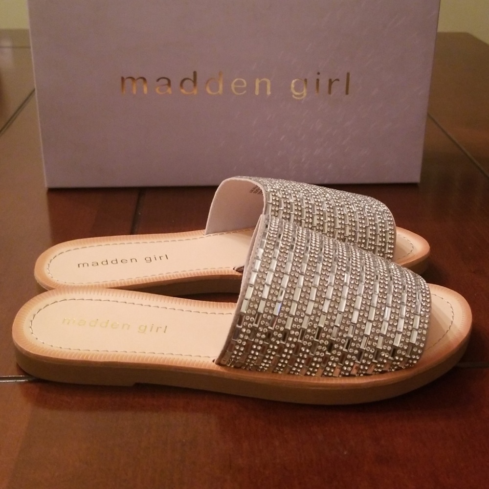 ๐๏ธ Womens Madden Girl Sandals - Picture 2 of 4